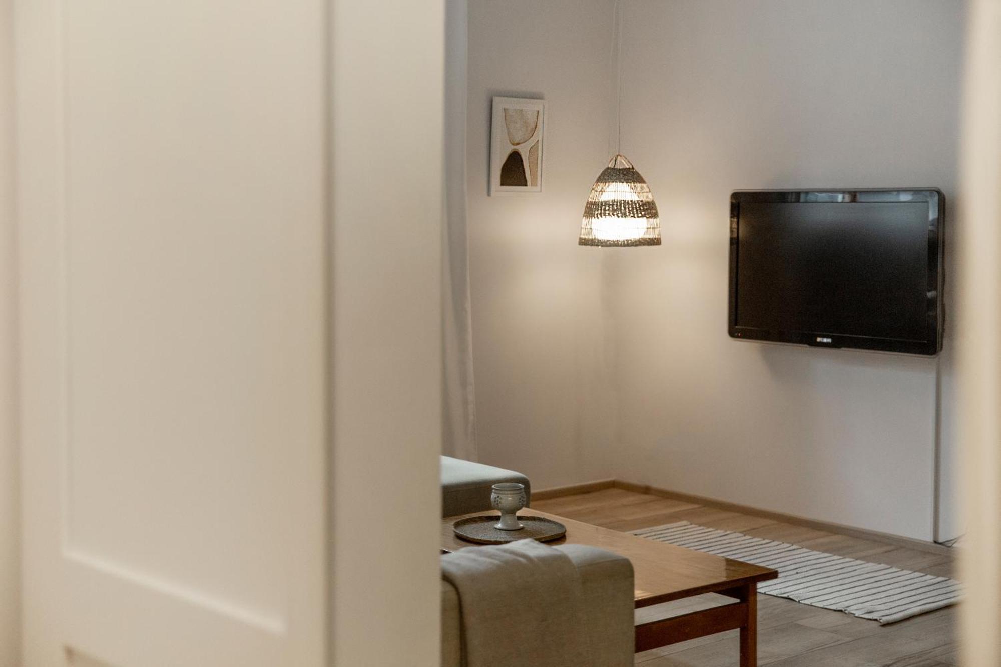 Апартамент Charming One Bedroom In *