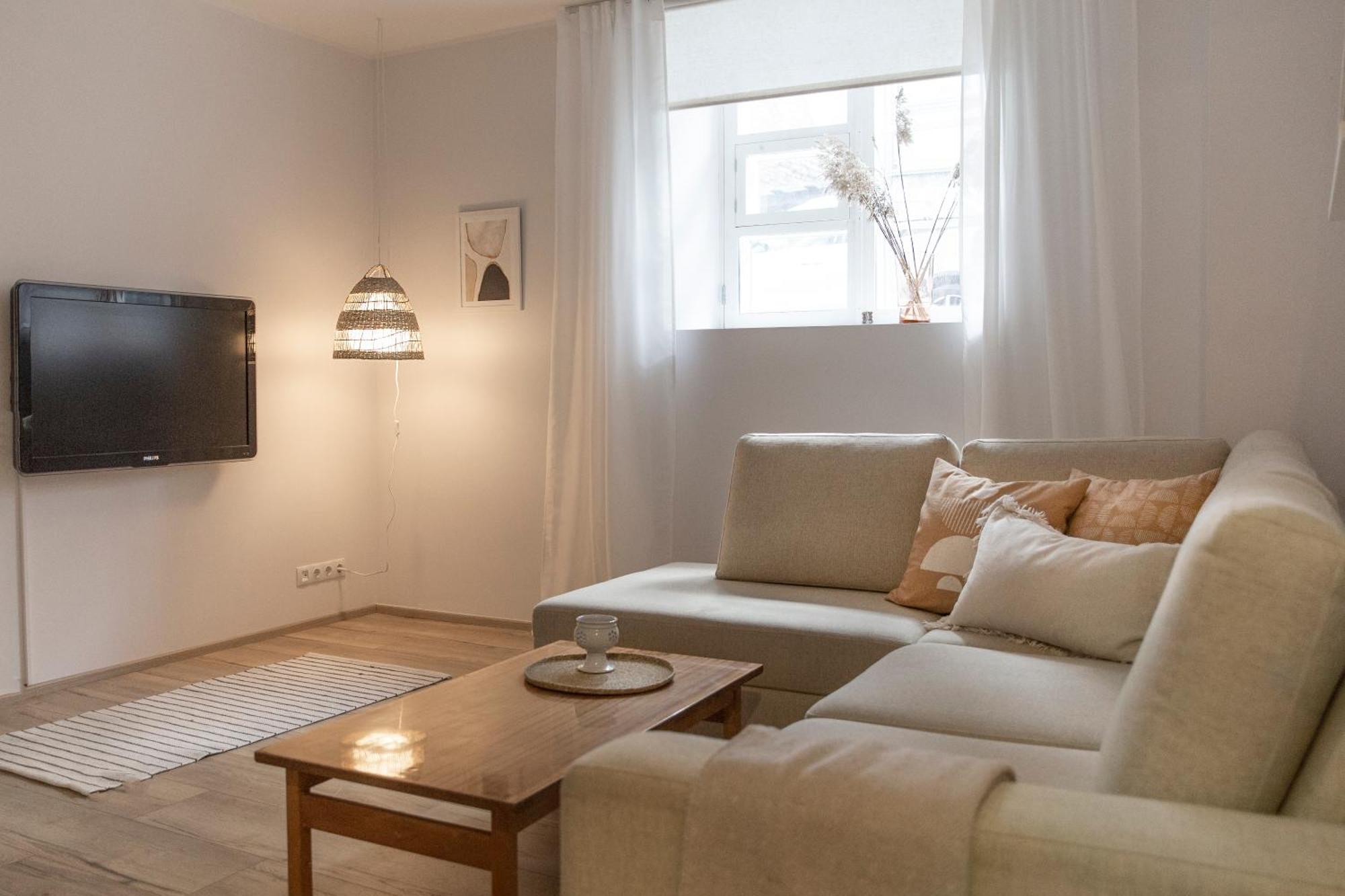 Charming One Bedroom In *